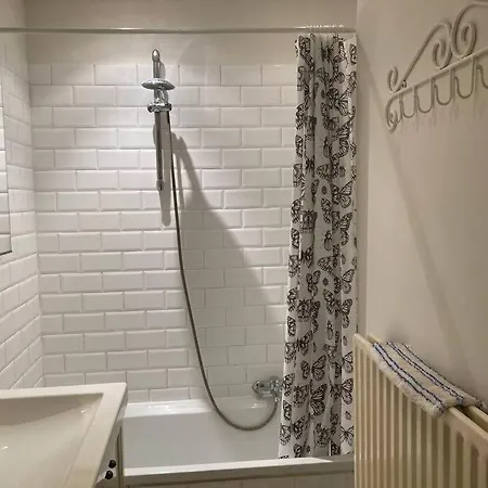 Charming Sunny 100m2 Entire With 2 Bedrooms